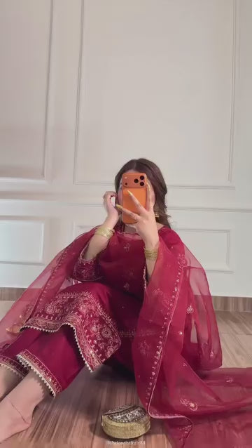 Load video: Elmire Maroon 3PC Stitched